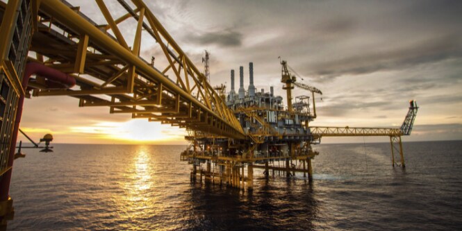 Cementing and drilling rig
