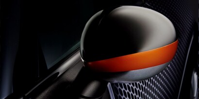 A car using 3M™ Design Line Knifeless Tape