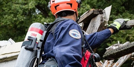 A urban search and rescue professional wearing 3M Scott X3-21 Pro ProPak SCBA
